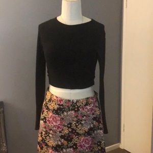 Black long sleeve crop top